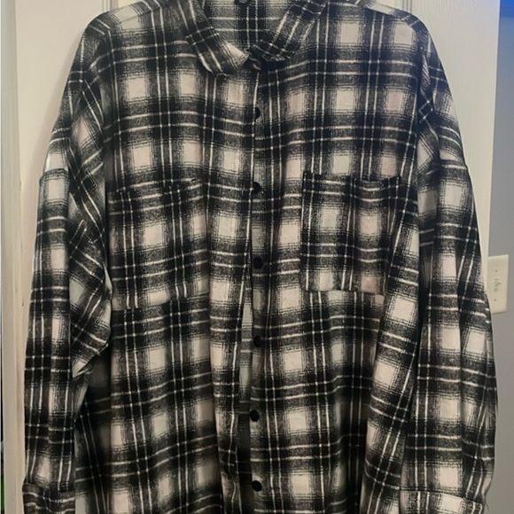 Boohoo Monochrome Plaid Shirt Oversized - Picture 1 of 1